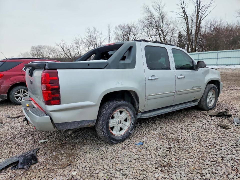 Photo 3 from auction – 2011 CHEVROLET AVALANCHE with VIN 3GNTKEE38BG151746