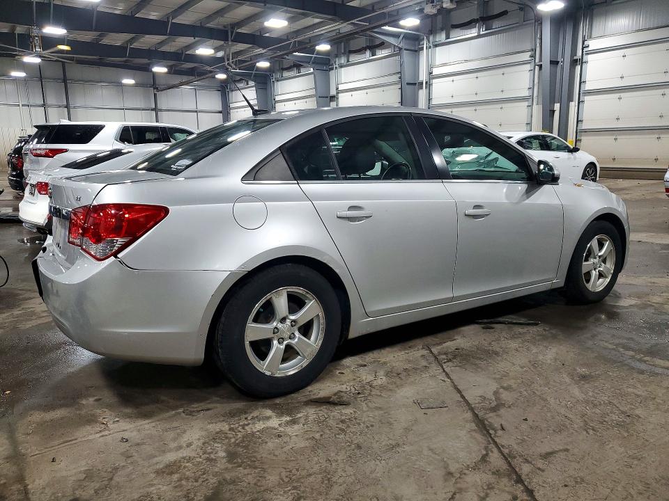 Photo 3 from auction – 2014 CHEVROLET CRUZE with VIN 1G1PC5SB1E7293092