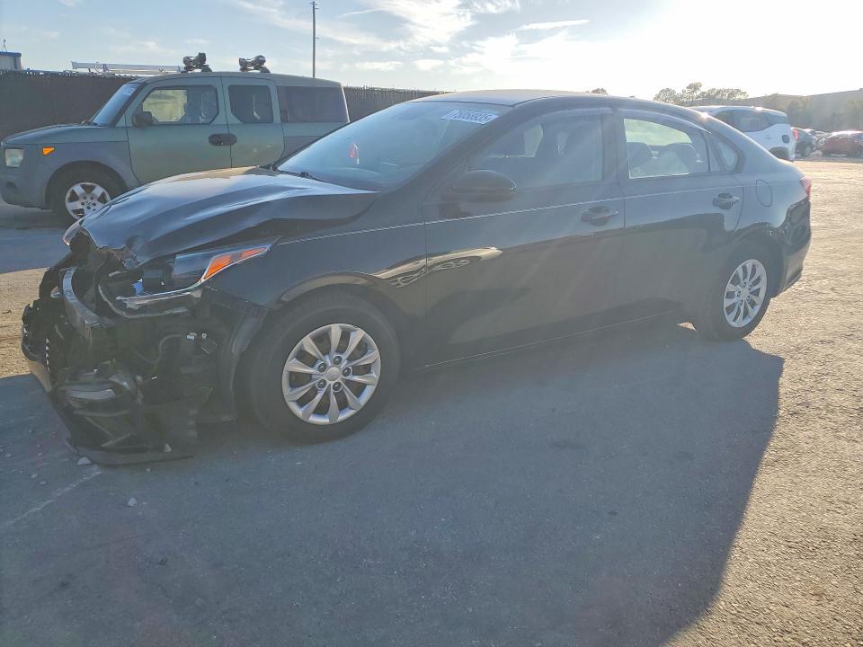 KIA FORTE FE 2019 with VIN 3KPF24AD3KE033551 - Photo from auction