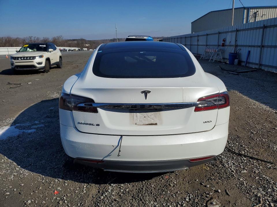 Photo 6 from auction – 2015 TESLA MODEL S with VIN 5YJSA1E27FF113301