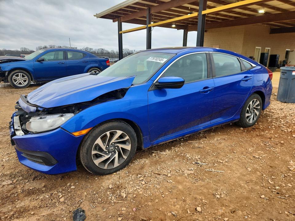HONDA CIVIC 2017 مع رقم تعريف المركبة 2HGFC2F75HH513531 - صورة من المزاد
