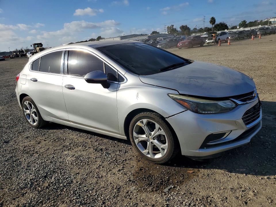 Photo 4 from auction – 2018 CHEVROLET CRUZE PREM with VIN 3G1BF6SM4JS633596