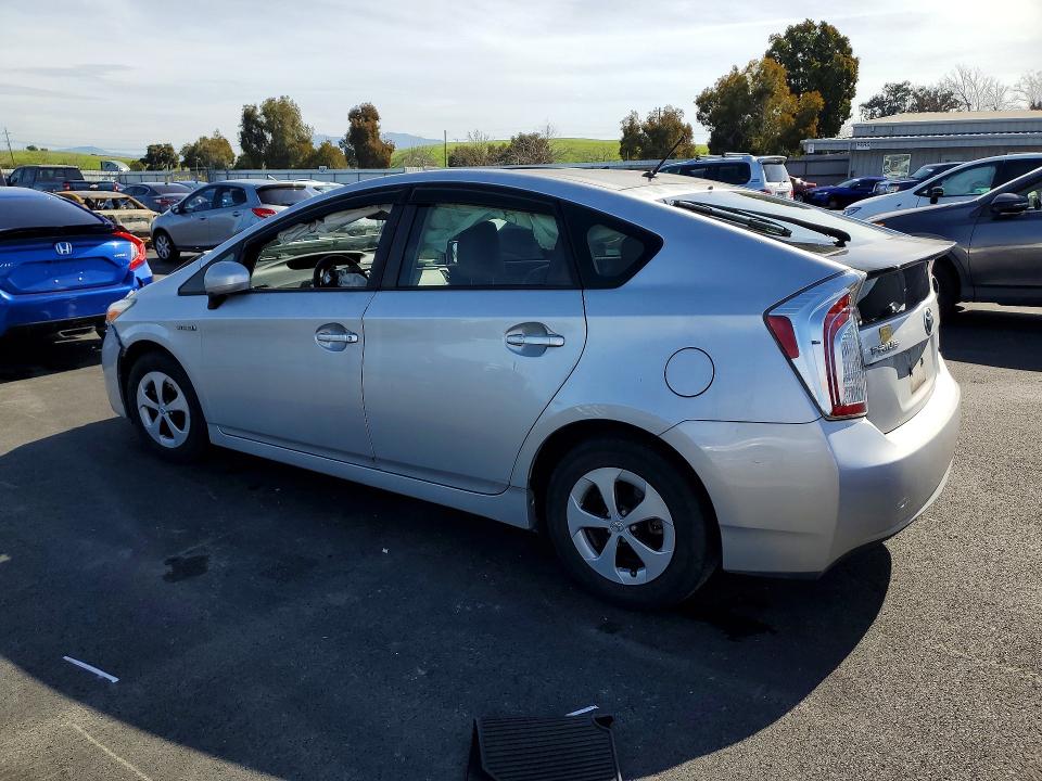 Photo 2 from auction – 2015 TOYOTA PRIUS with VIN JTDKN3DU7F1984906