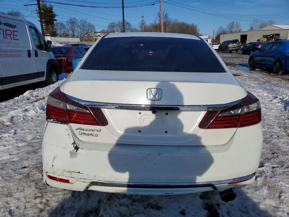 Photo 6 from auction – 2017 HONDA ACCORD with VIN 1HGCR2F38HA177404