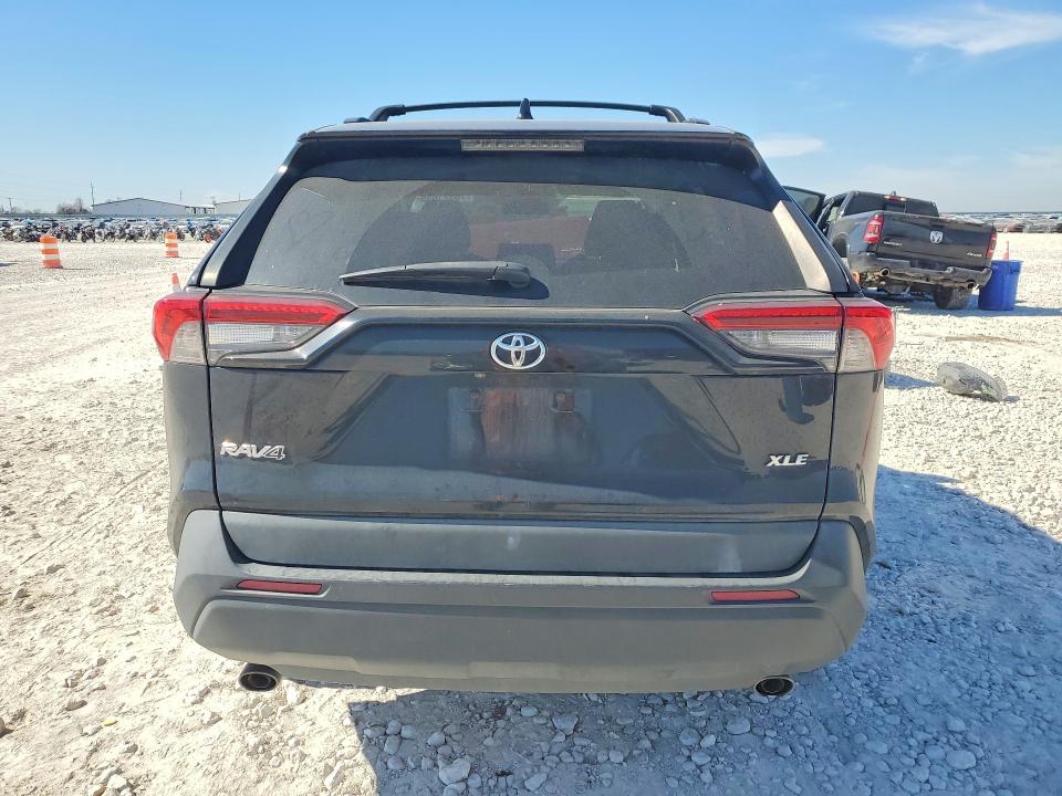 Photo 6 from auction – 2020 TOYOTA RAV4 with VIN 2T3W1RFV4LC063103