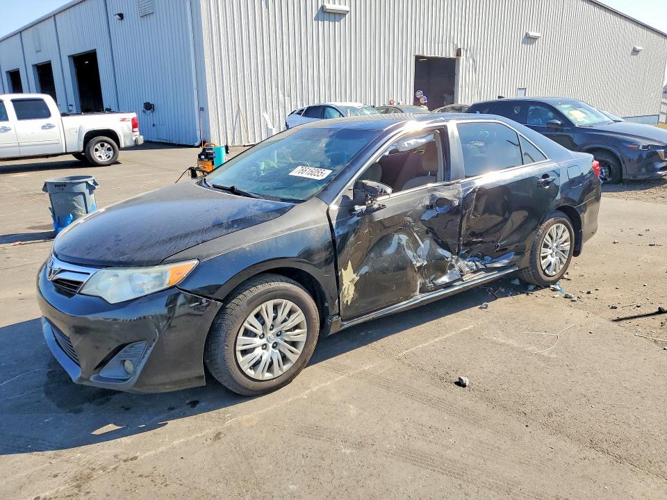 TOYOTA CAMRY 2014 مع رقم تعريف المركبة 4T1BF1FK4EU359689 - صورة من المزاد