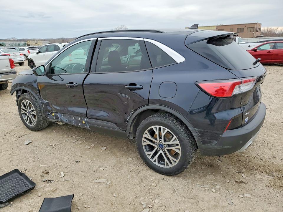 Photo 2 from auction – 2021 FORD ESCAPE SEL with VIN 1FMCU9H64MUA79455