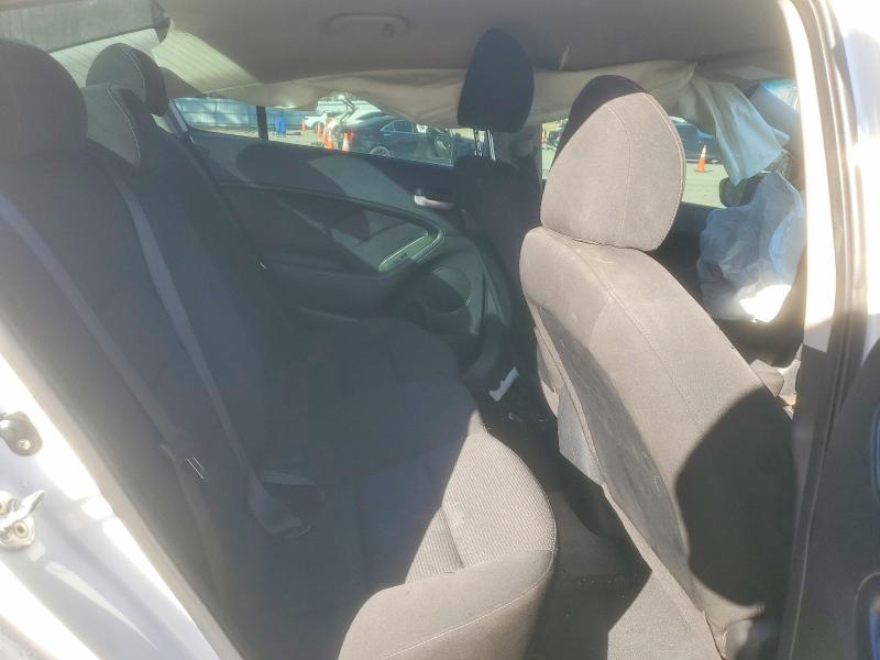 Photo 10 from auction – 2017 KIA FORTE with VIN 3KPFK4A76HE117883