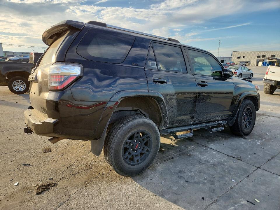 Photo 3 from auction – 2021 TOYOTA 4RUNNER with VIN JTENU5JRXM5892010