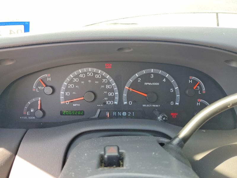 Photo 9 from auction – 2002 FORD F150 with VIN 1FTRX17W22NB29544