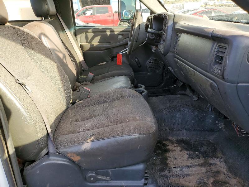Photo 10 from auction – 2004 CHEVROLET SILVERADO with VIN 1GBJC34U74E300206