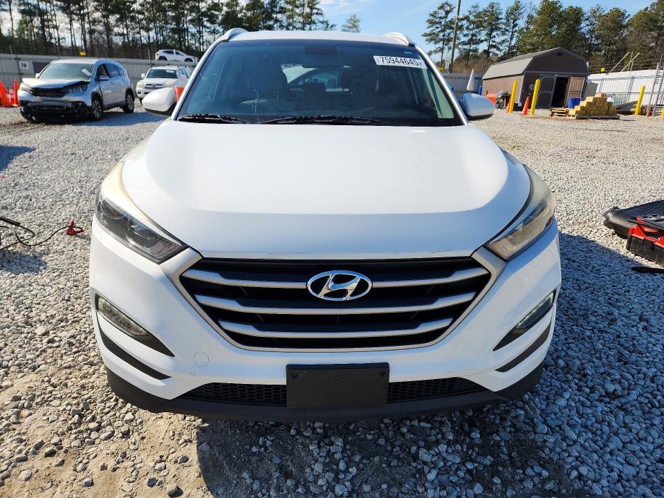 Photo 5 from auction – 2017 HYUNDAI TUCSON LIM with VIN KM8J33A40HU436801