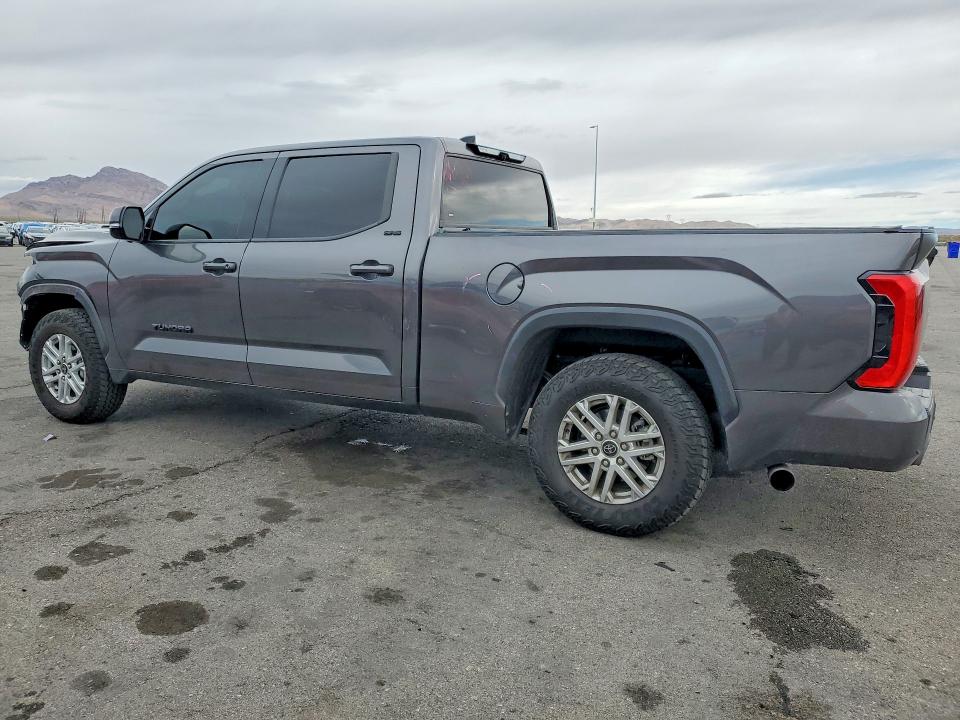 Photo 2 from auction – 2022 TOYOTA TUNDRA with VIN 5TFLA5BC9NX001810