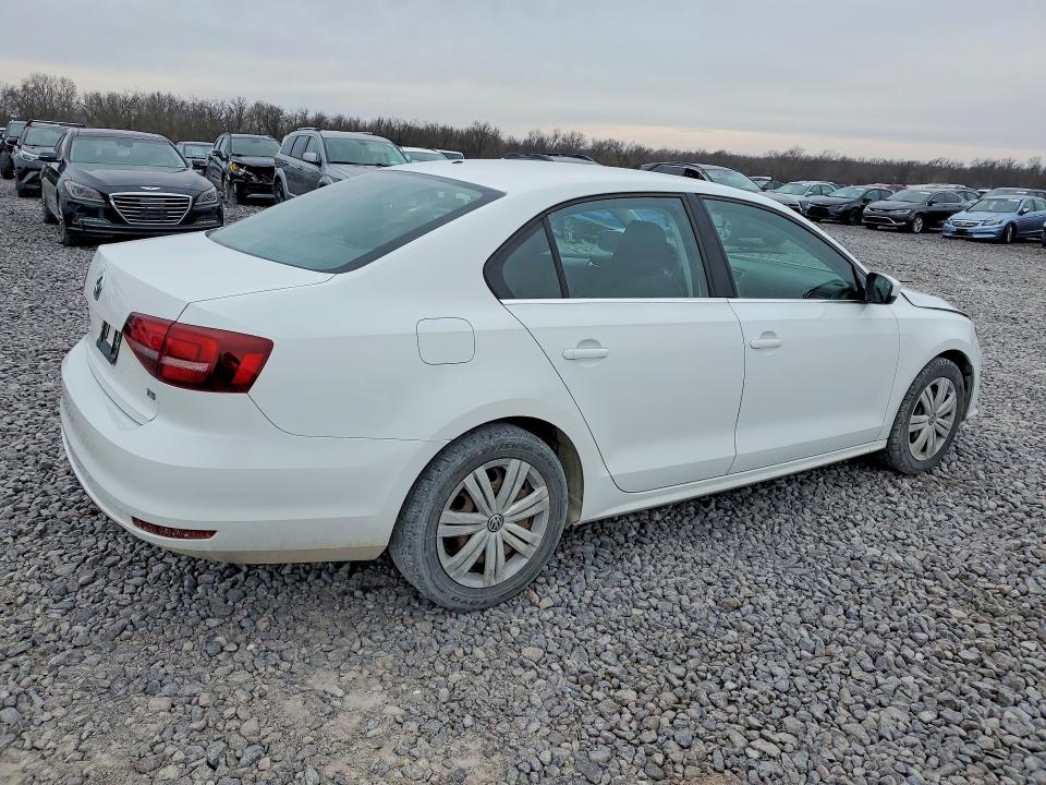 Photo 3 from auction – 2017 VOLKSWAGEN JETTA with VIN 3VW2B7AJ7HM386182