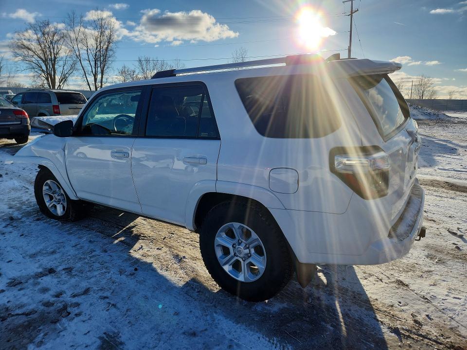 Photo 2 from auction – 2020 TOYOTA 4RUNNER with VIN JTEBU5JRXL5790949