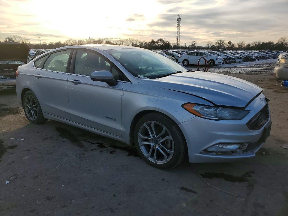 Photo 4 from auction – 2017 FORD FUSION with VIN 3FA6P0LU8HR285441