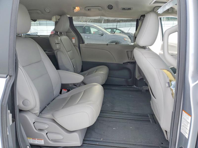 Photo 11 from auction – 2015 TOYOTA SIENNA with VIN 5TDYK3DC1FS549540