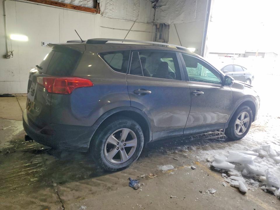 Photo 3 from auction – 2013 TOYOTA RAV4 XLE with VIN 2T3RFREV2DW055808