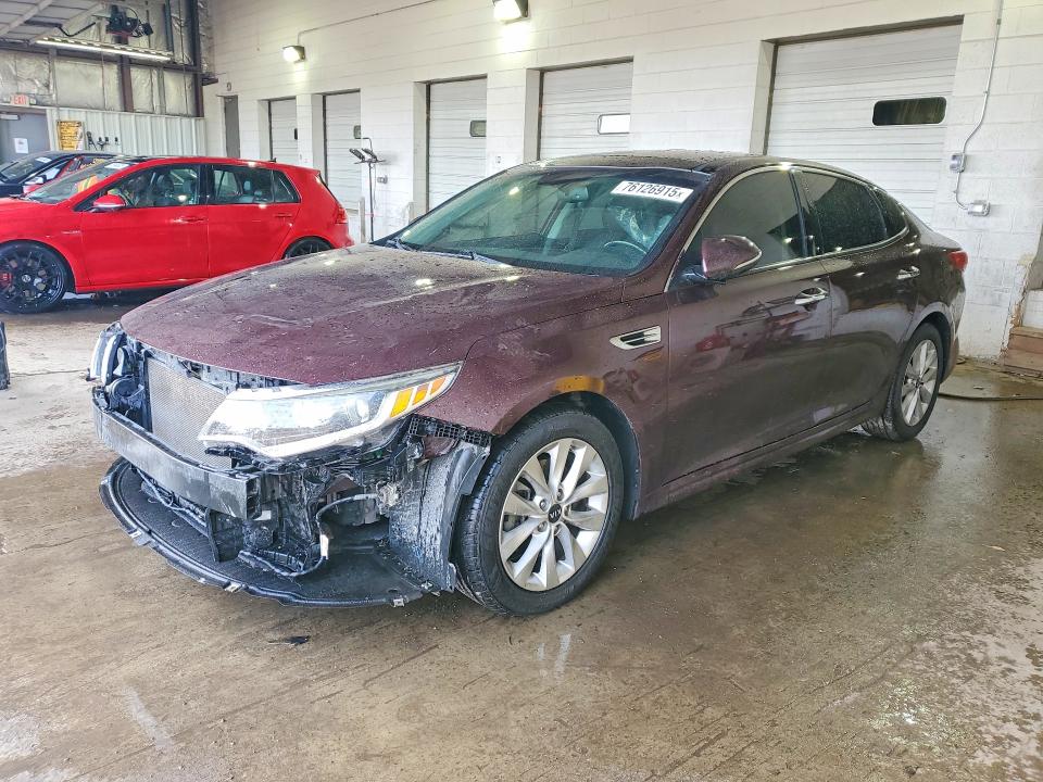 Foto 1 de la subasta – 2018 KIA OPTIMA con VIN 5XXGU4L32JG193218