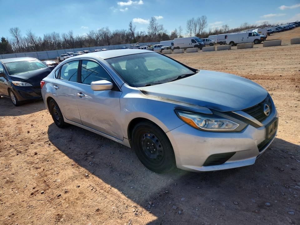 Photo 4 from auction – 2017 NISSAN ALTIMA with VIN 1N4AL3AP2HN332597