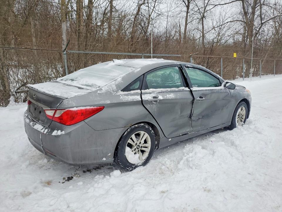 Photo 3 from auction – 2013 HYUNDAI SONATA GLS with VIN 5NPEB4AC0DH511202