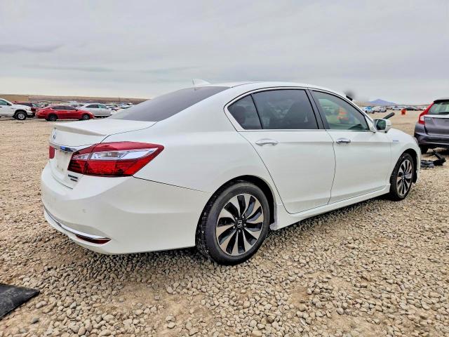 Photo 3 from auction – 2017 HONDA ACCORD TOU with VIN JHMCR6F71HC002469