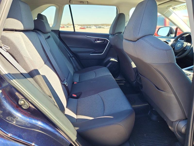 Photo 11 from auction – 2022 TOYOTA RAV4 with VIN 2T3W1RFV5NW200440