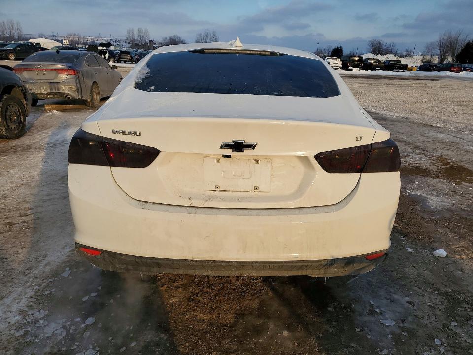 Photo 6 from auction – 2018 CHEVROLET MALIBU LT with VIN 1G1ZD5ST0JF101899