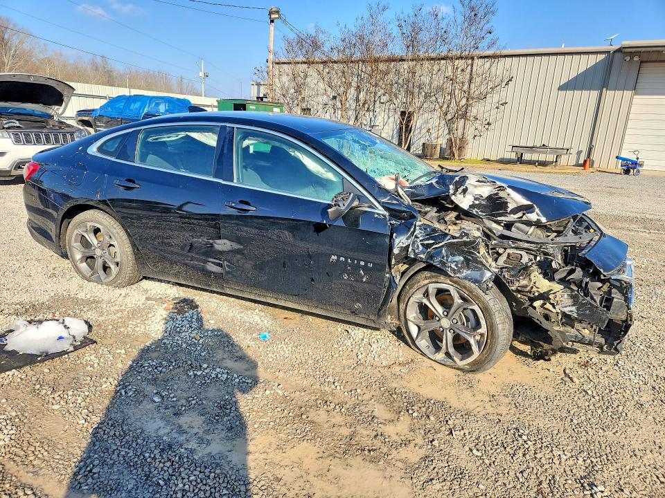 Photo 4 from auction – 2020 CHEVROLET MALIBU with VIN 1G1ZD5ST1LF130511