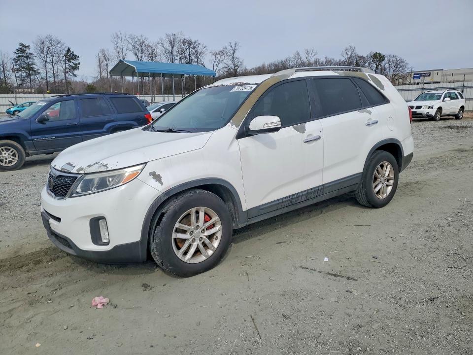 KIA SORENTO 2014 with VIN 5XYKT3A69EG488645 - Photo from auction