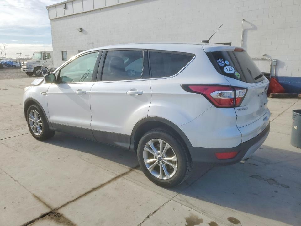 Photo 2 from auction – 2017 FORD ESCAPE SE with VIN 1FMCU9GD5HUE49043