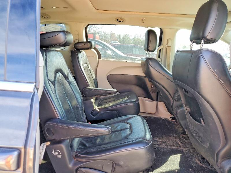 Photo 11 from auction – 2019 CHRYSLER PACIFICA with VIN 2C4RC1GG2KR635835