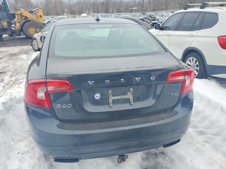 Photo 6 from auction – 2015 VOLVO S60 PREMIE with VIN YV126MFB4F1299822