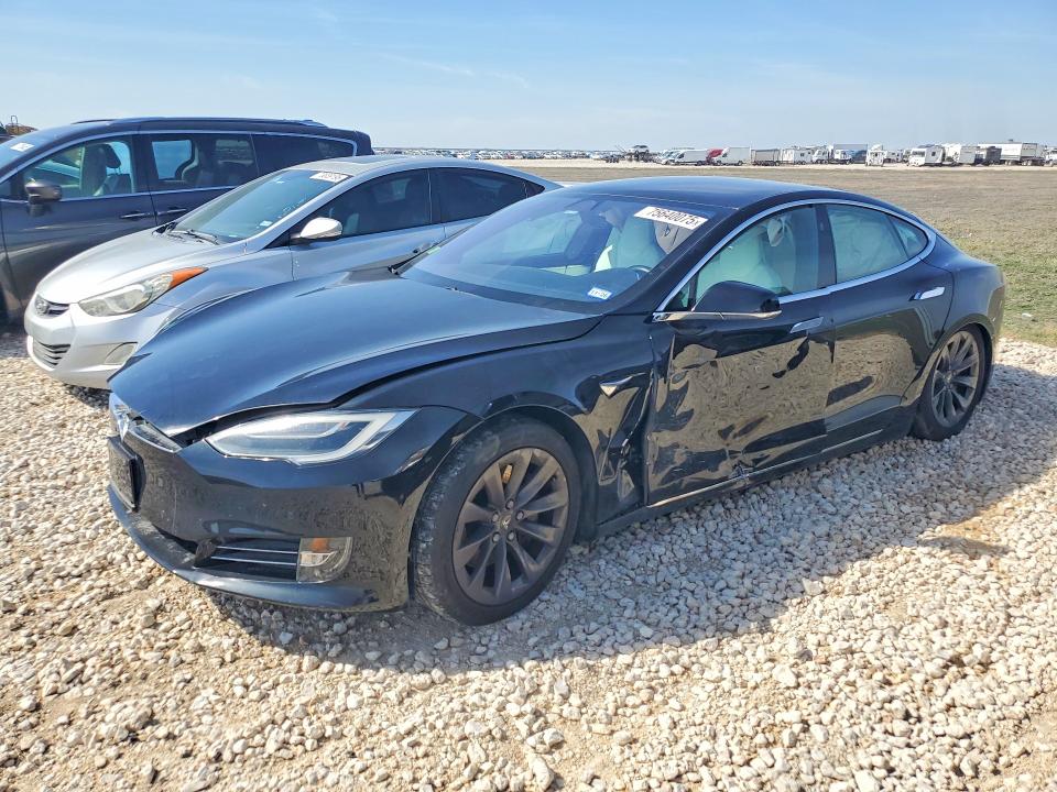 TESLA MODEL S 2017 with VIN 5YJSA1E28HF221672 - Photo from auction