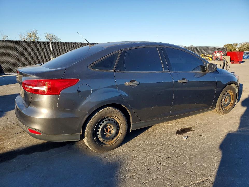 Photo 3 from auction – 2018 FORD FOCUS S with VIN 1FADP3E21JL209844