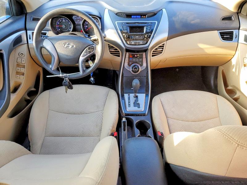 Photo 8 from auction – 2013 HYUNDAI ELANTRA GL with VIN 5NPDH4AE7DH239694