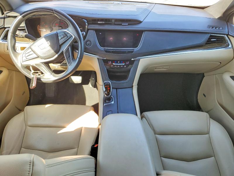 Photo 8 from auction – 2017 CADILLAC XT5 with VIN 1GYKNARS4HZ103718