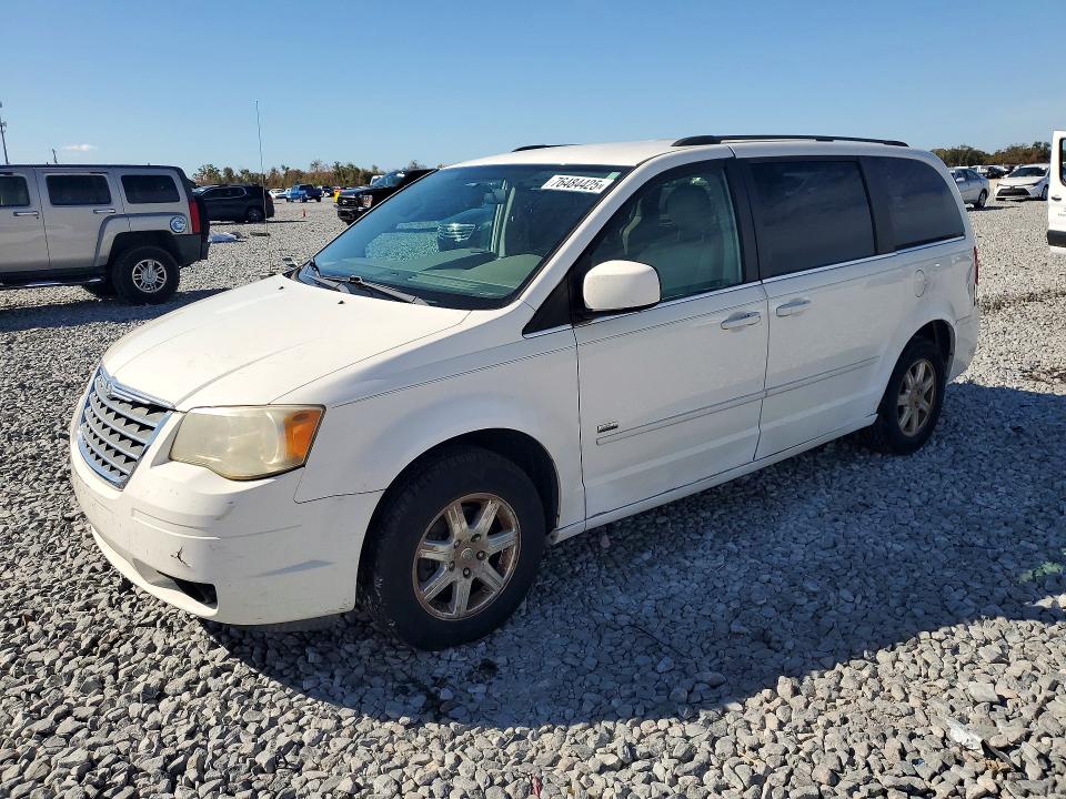 Photo 1 from auction – 2008 CHRYSLER TOWN & COU with VIN 2A8HR54P18R833006