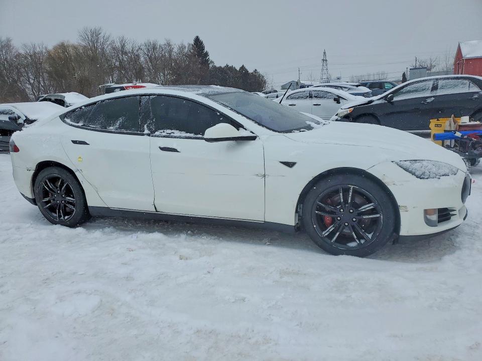 Photo 4 from auction – 2014 TESLA MODEL S with VIN 5YJSA1H13EFP42295