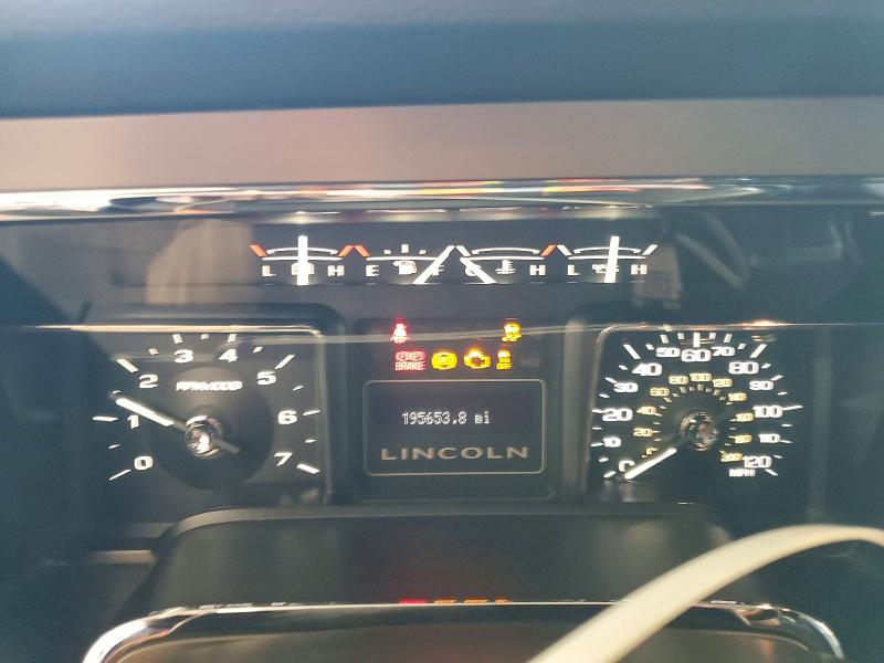 Photo 9 from auction – 2013 LINCOLN NAVIGATOR with VIN 5LMJJ3J54DEL04804