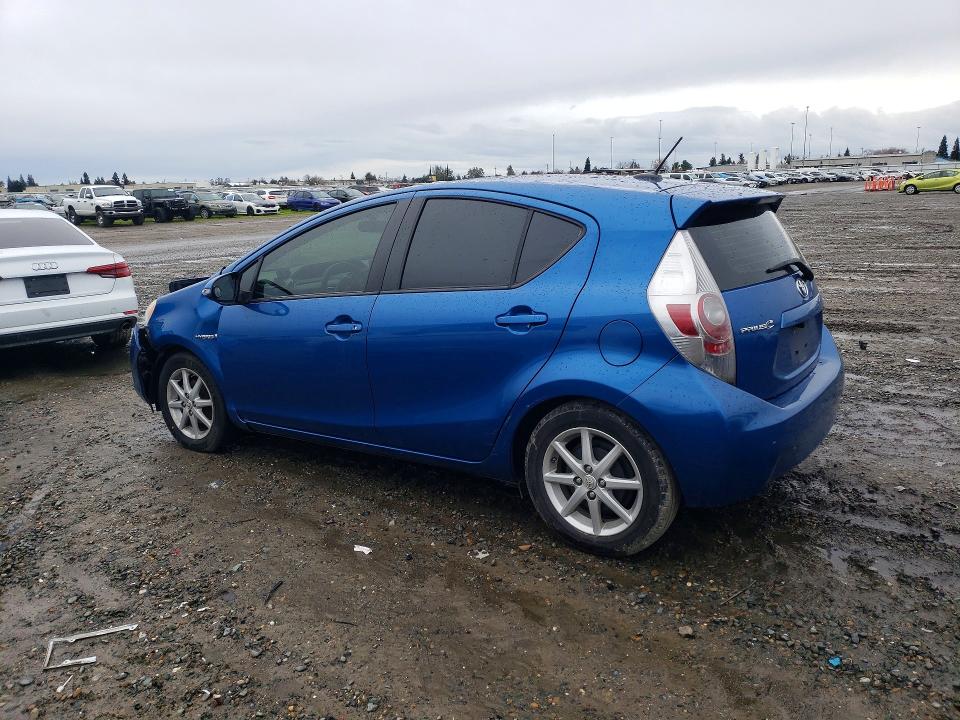 Photo 2 from auction – 2012 TOYOTA PRIUS C with VIN JTDKDTB37C1011100