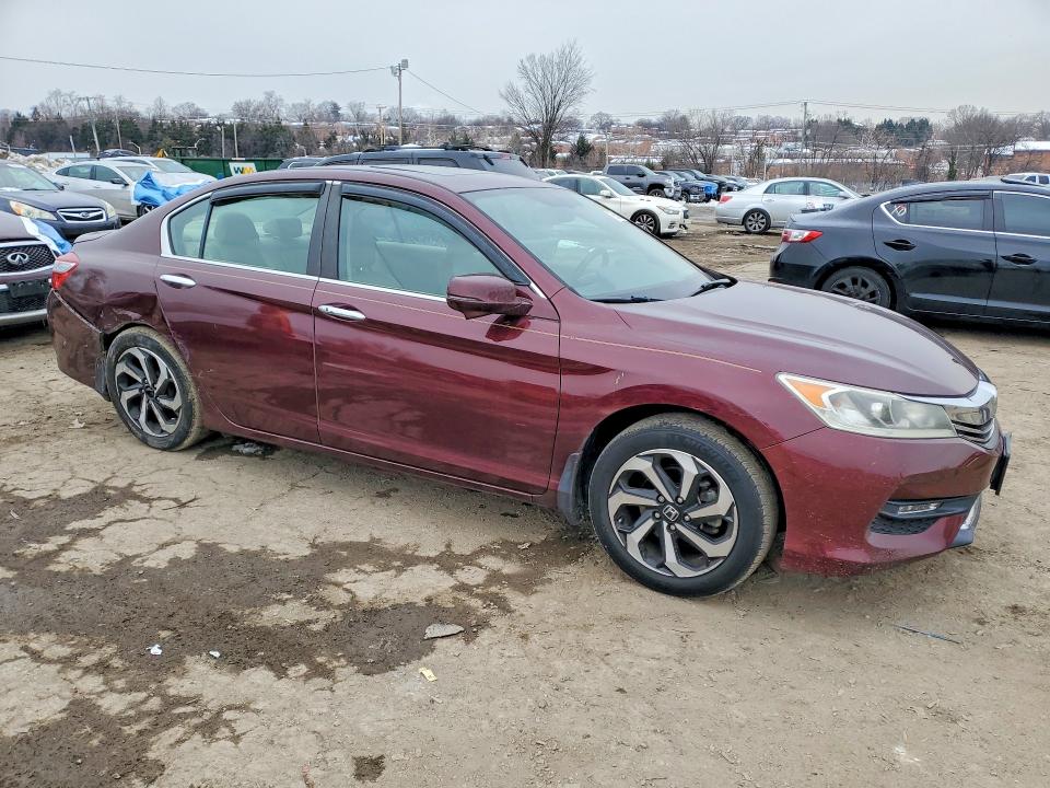 Photo 4 from auction – 2016 HONDA ACCORD with VIN 1HGCR2F82GA024480
