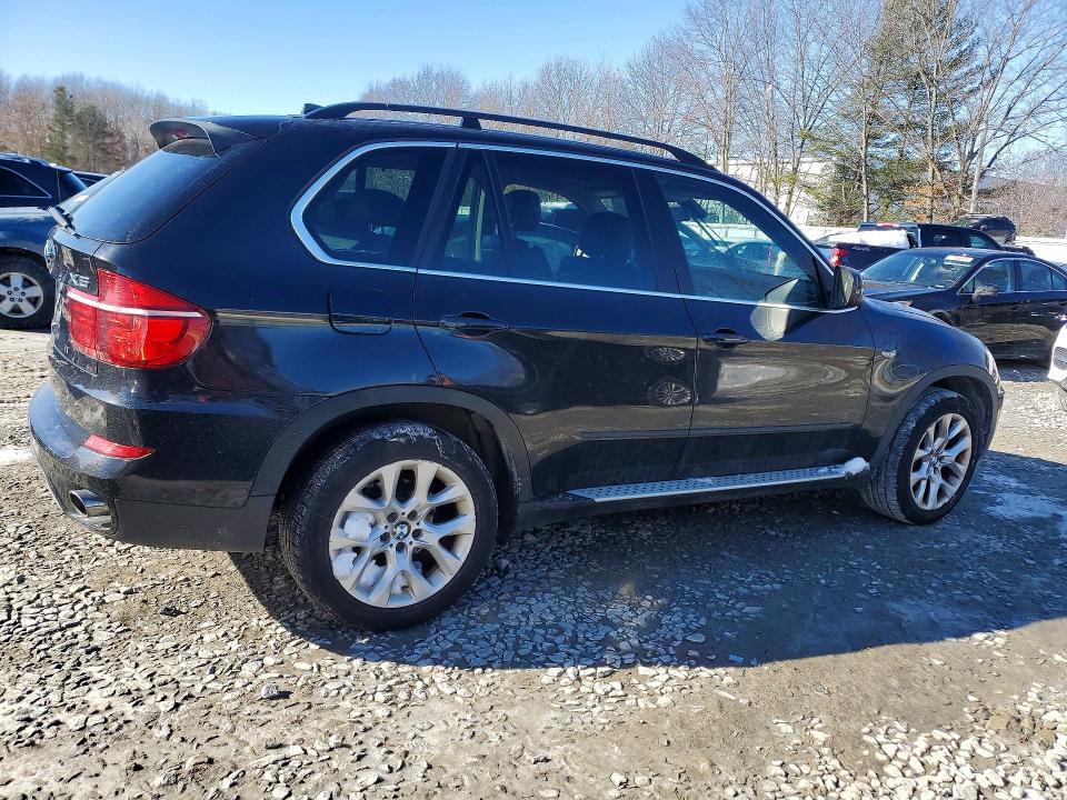 Photo 3 from auction – 2013 BMW X5 XDRIVE3 with VIN 5UXZV4C54D0E02876