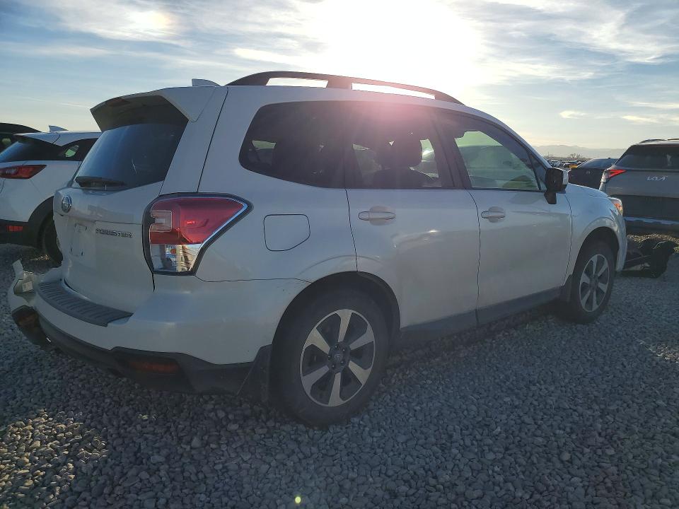 Photo 3 from auction – 2018 SUBARU FORESTER 2 with VIN JF2SJAGC6JH485826