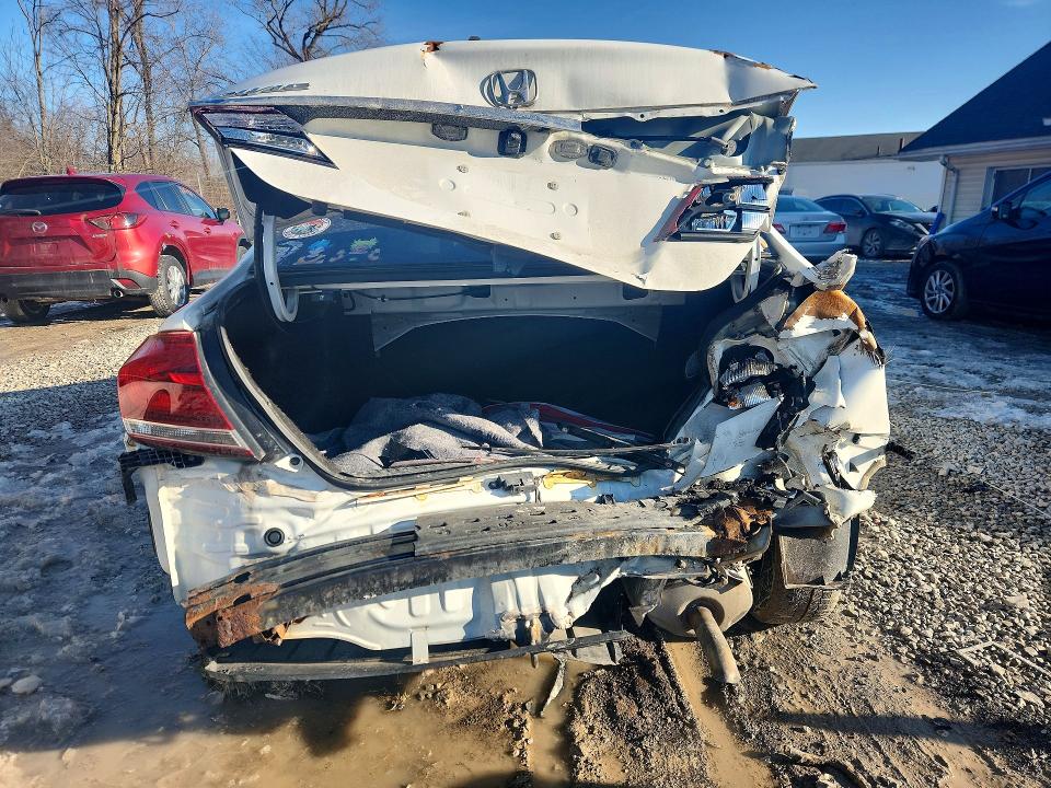 Photo 6 from auction – 2015 HONDA CIVIC with VIN 19XFB2F83FE043860