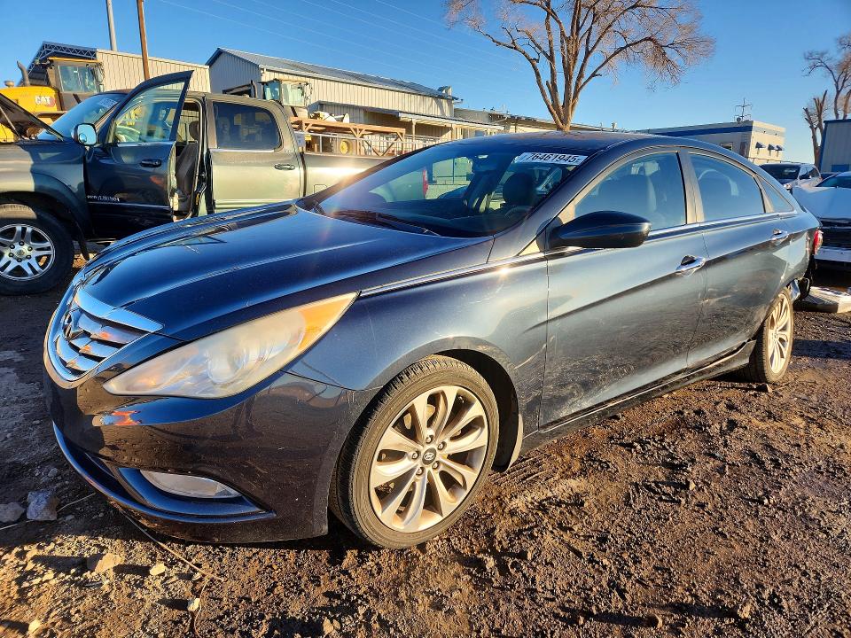 HYUNDAI SONATA 2013 مع رقم تعريف المركبة 5NPEC4ABXDH506030 - صورة من المزاد