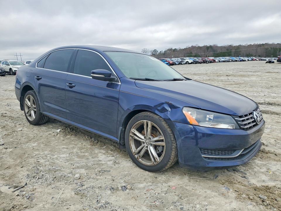Photo 4 from auction – 2015 VOLKSWAGEN PASSAT with VIN 1VWBV7A3XFC045785