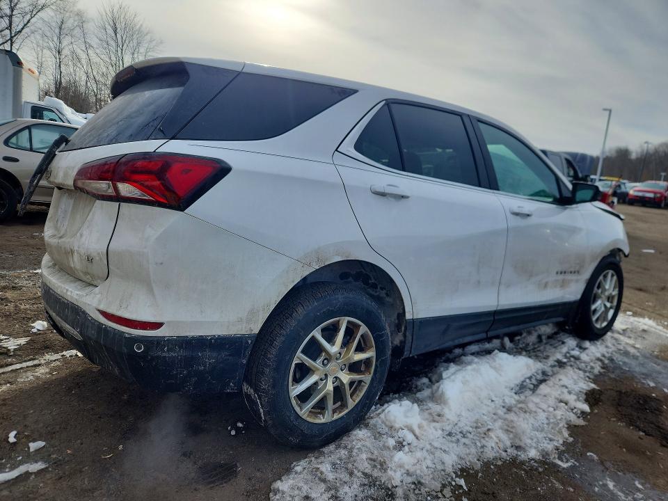 Photo 3 from auction – 2022 CHEVROLET EQUINOX with VIN 3GNAXKEV6NL173474