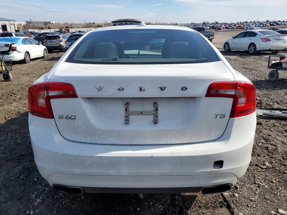 Photo 6 from auction – 2015 VOLVO S60 with VIN YV140MFBXF1314835