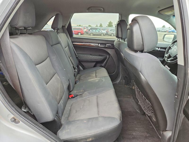 Photo 11 from auction – 2013 KIA SORENTO LX with VIN 5XYKTDA2XDG378348